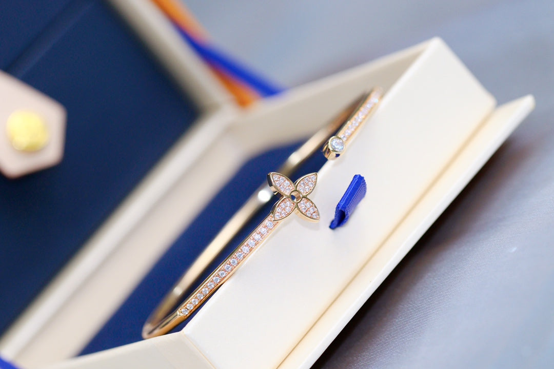 [Clover Jewelry]IDYLLE PINK GOLD OPEN BRACELET DIAMOND PAVED