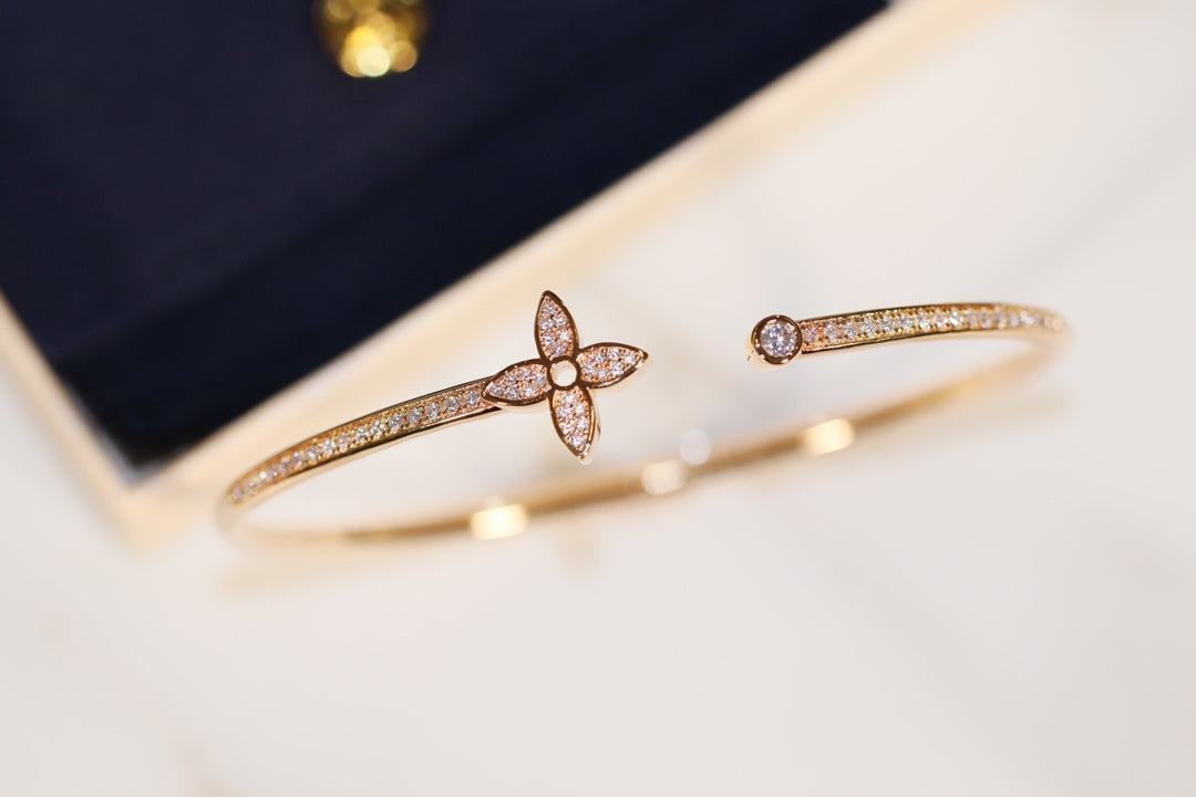 [Clover Jewelry]IDYLLE GOLD OPEN BRACELET DIAMOND PAVED
