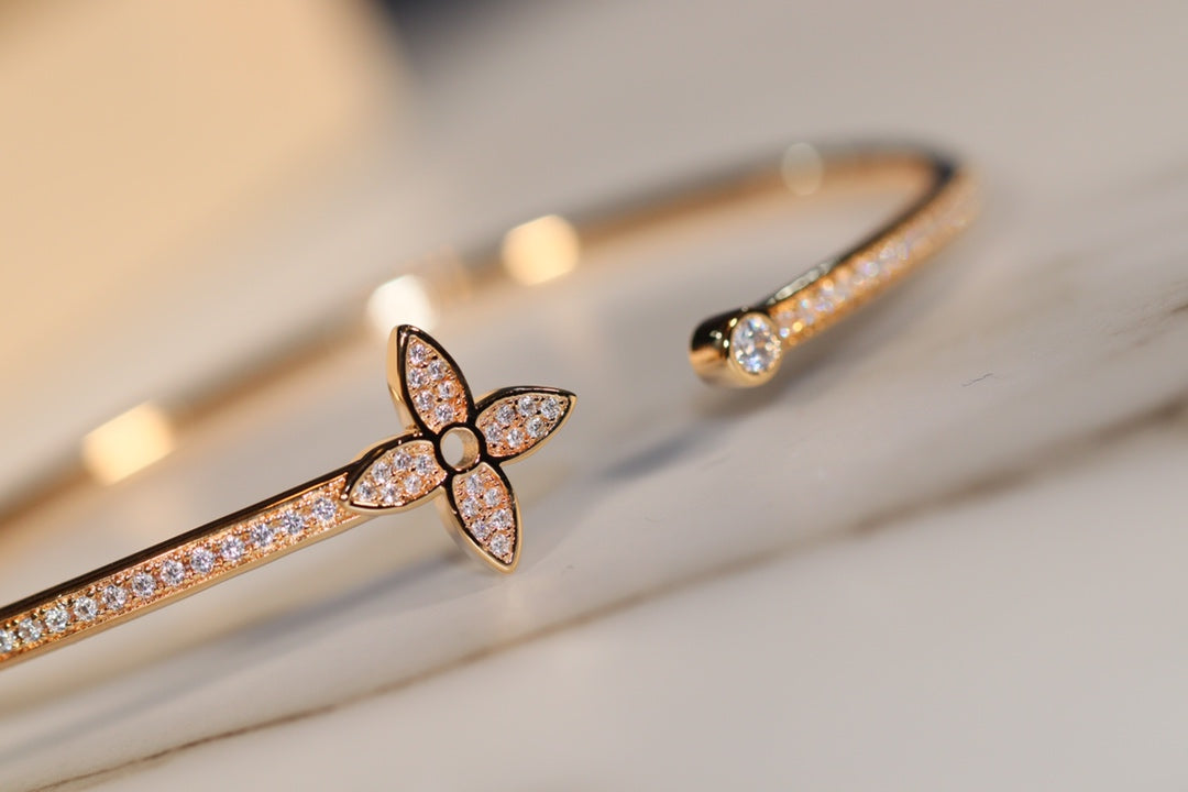 [Clover Jewelry]IDYLLE GOLD OPEN BRACELET DIAMOND PAVED