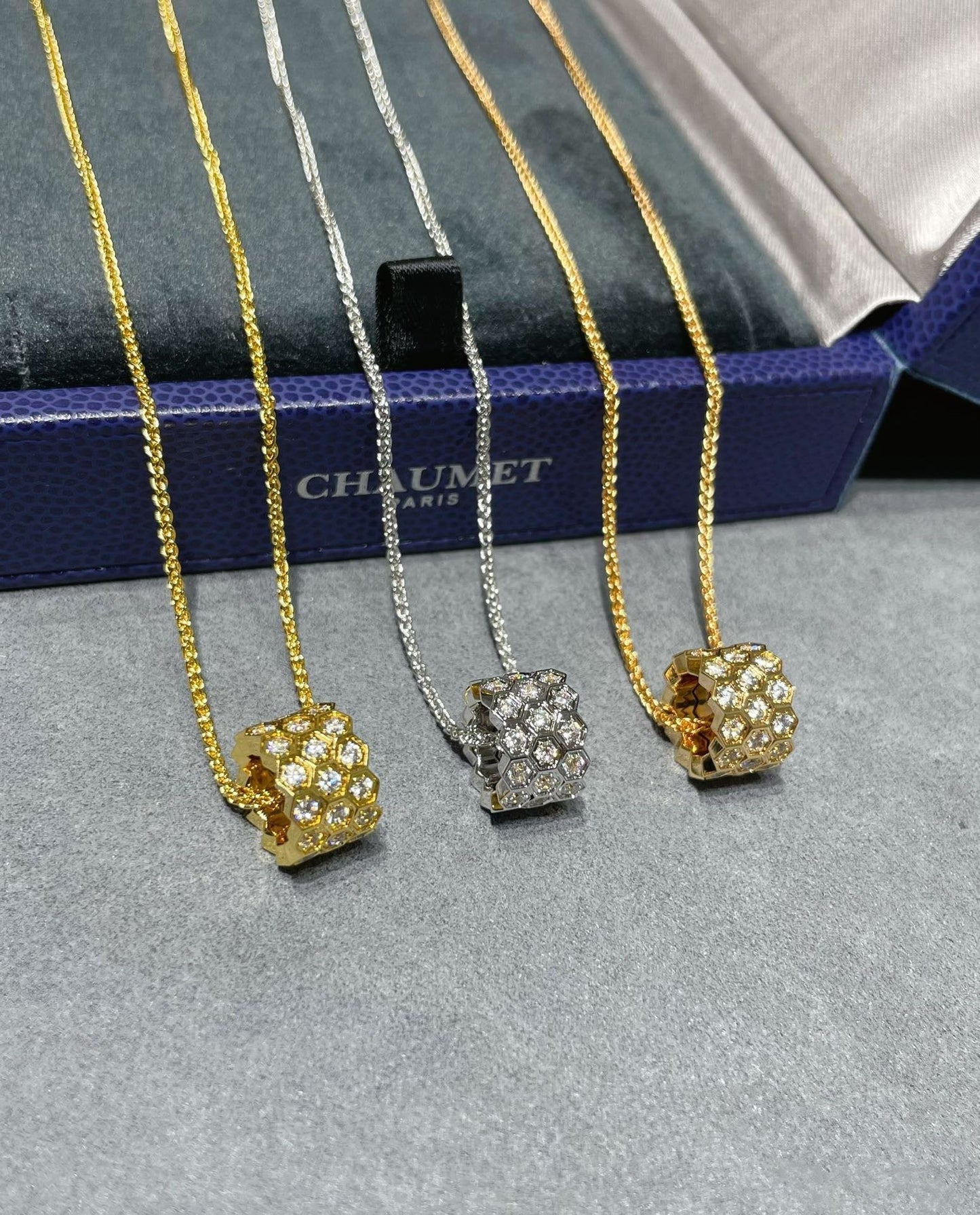 [Clover Jewelry]BEE LOVE DIAMOND PAVED 3 ROW NECKLACE