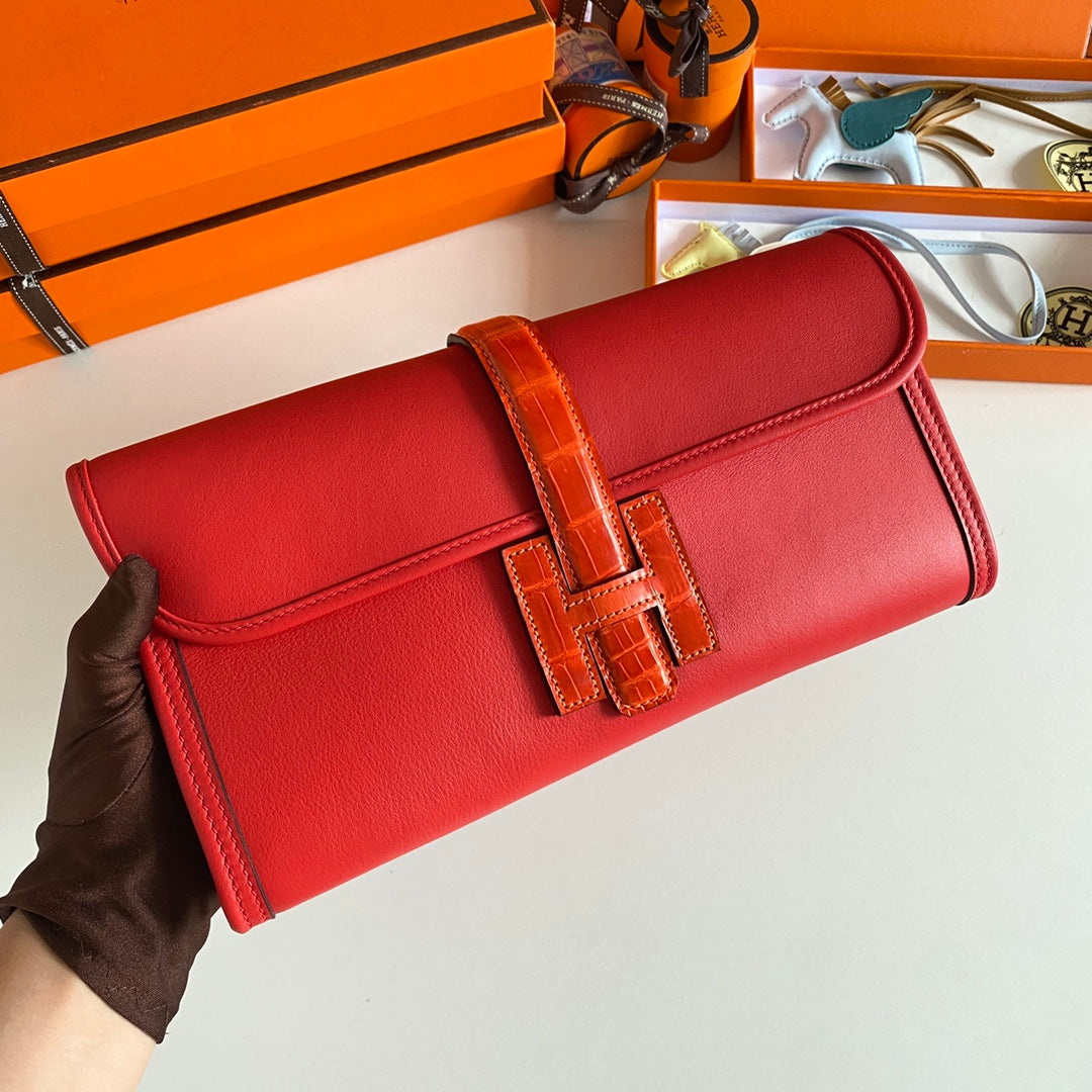 JIGE ELAN 29 CLUTCH IN RUBY RED CALFSKIN WITH APPLE RED LIZARD SKIN (MADE-TO-ODER)