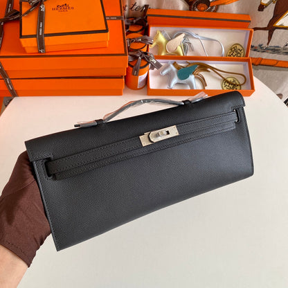 KELLY CUT 31 IN BLACK CALFSKIN WITH SILVER HARDWARE