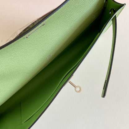 KELLY CUT 31 IN APPLE GREEN CALFSKIN WITH SILVER HARDWARE