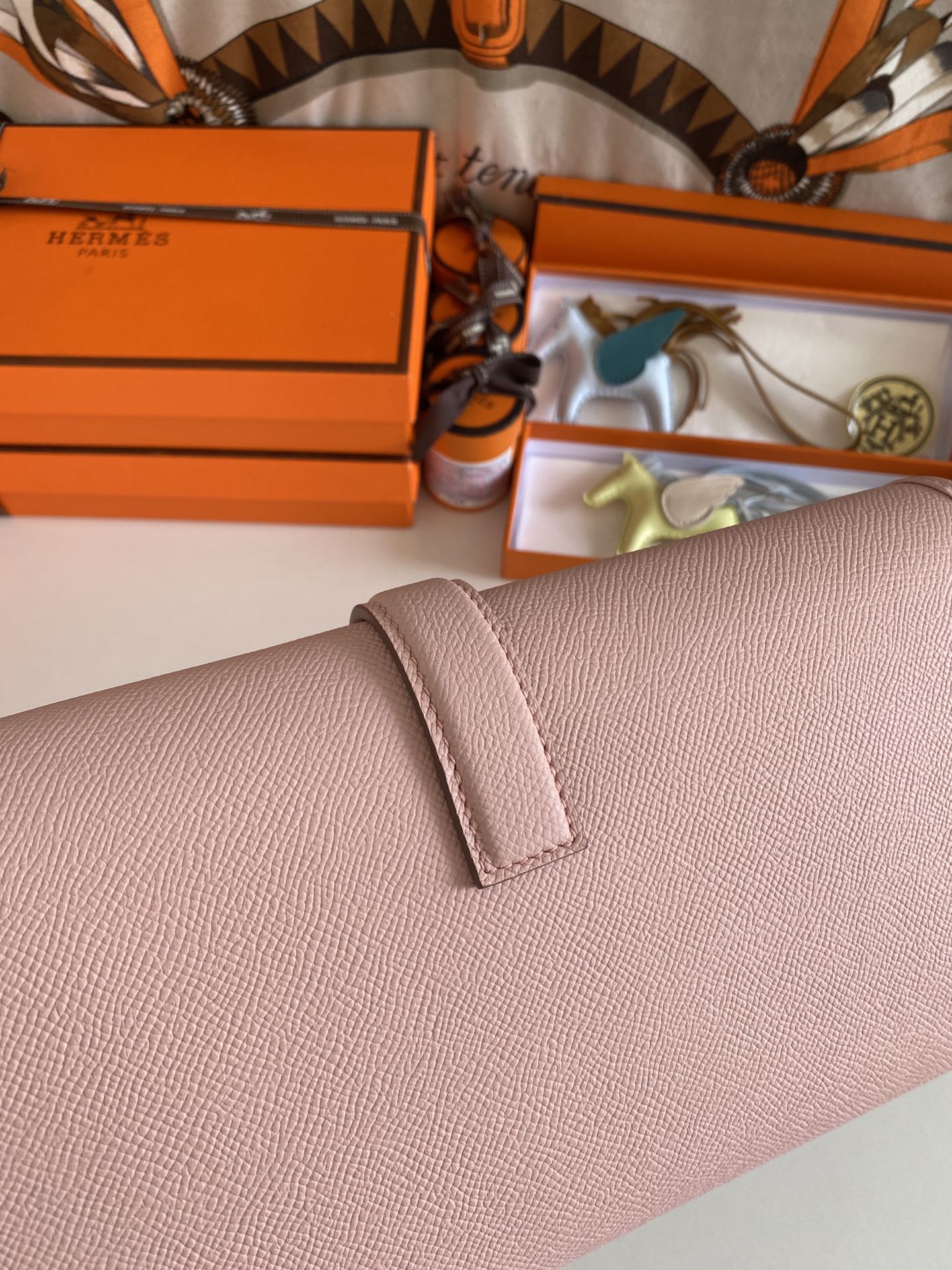 JIGE ELAN 29 CLUTCH IN CREPE PINK CALFSKIN