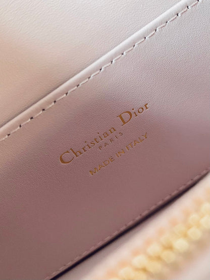 MEDIUM FLAP BAG 22 IN BABY PINK QUILTED ALLOVER CALFSKIN