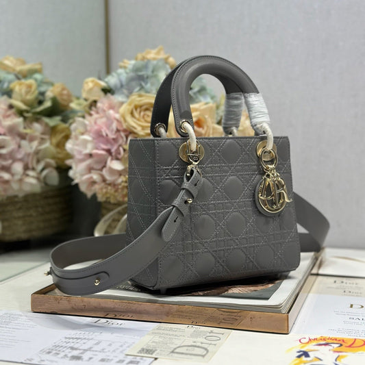 LADY SMALL BAG 20 IN GREY MACROCANNAGE LAMBSKIN GOLD HARDWARE