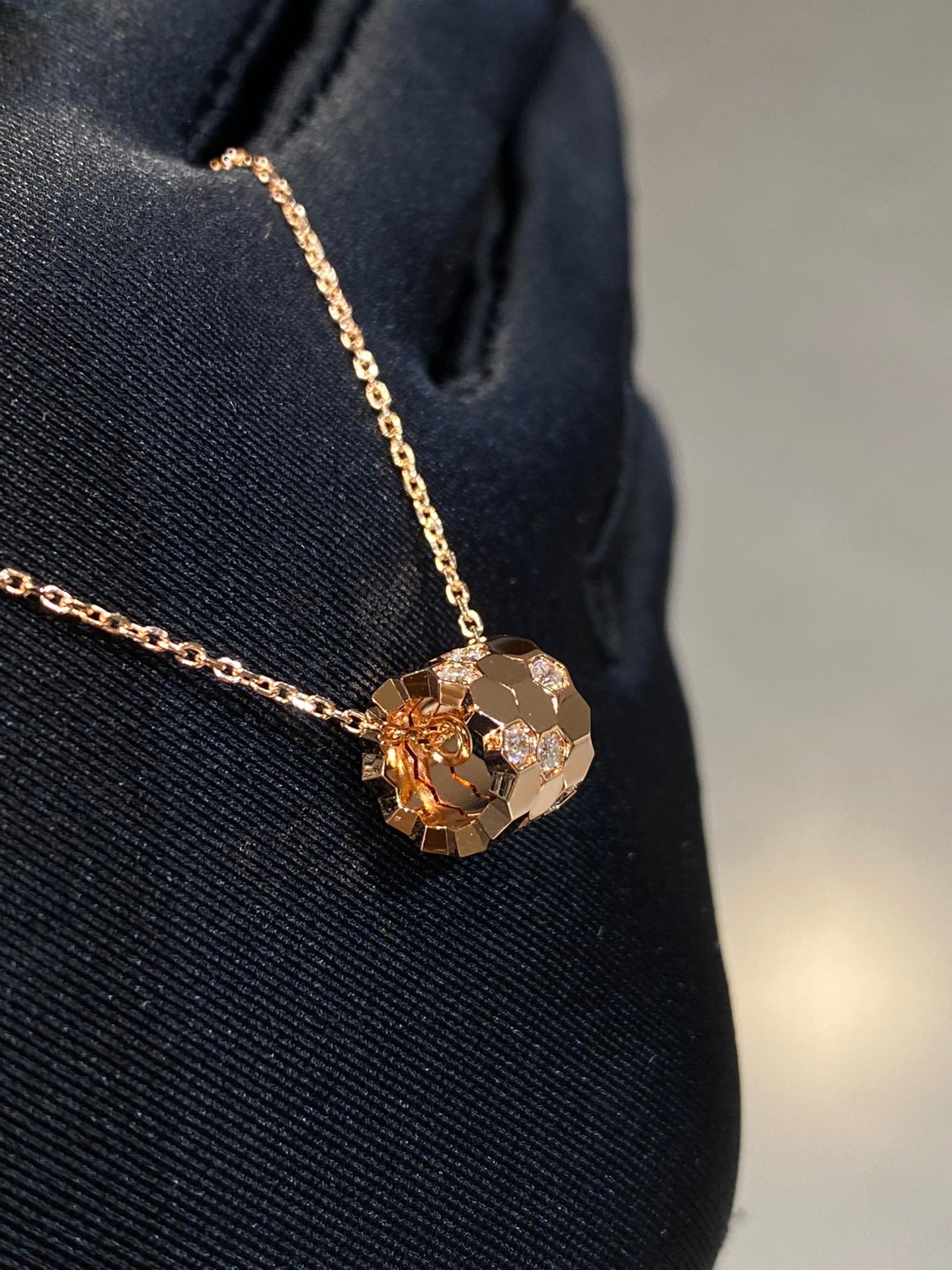 [Clover Jewelry]BEE LOVE DIAMOND NECKLACE