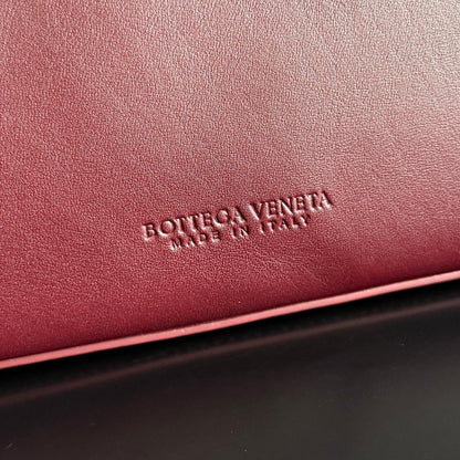 BOTTEGA VENETA 25S MEDIUM CIAO CIAO BAG 26 IN BURGUNDY CALFSKIN