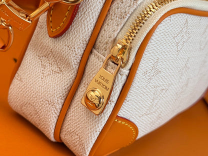LV 25S NIL BAG 98MM IN WHITE MONOGRAM CANVAS AND CALFSKIN GOLD HARDWARE