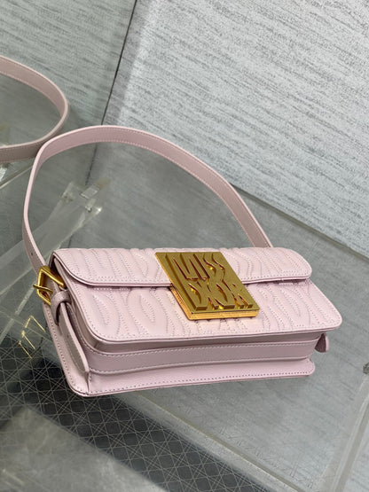 FLAP BAG 18 PALE PINK QUILTED ALLOVER CALFSKIN