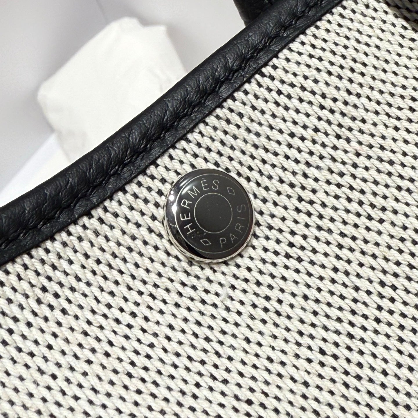 GARDEN PARTY 30CM IN WHITE TOILETS COTTON CANVAS AND BLACK CALFSKIN BLUE CANVAS ON SIDE OTHER