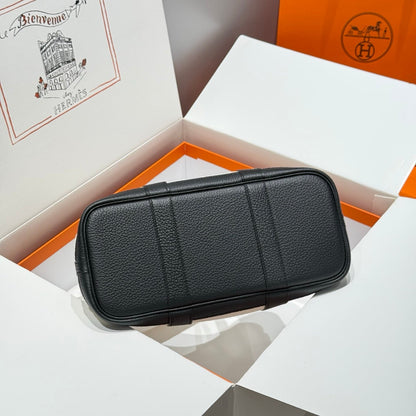 GARDEN PARTY 30CM IN WHITE TOILETS COTTON CANVAS AND BLACK CALFSKIN SKY BLUE CANVAS ON SIDE OTHER