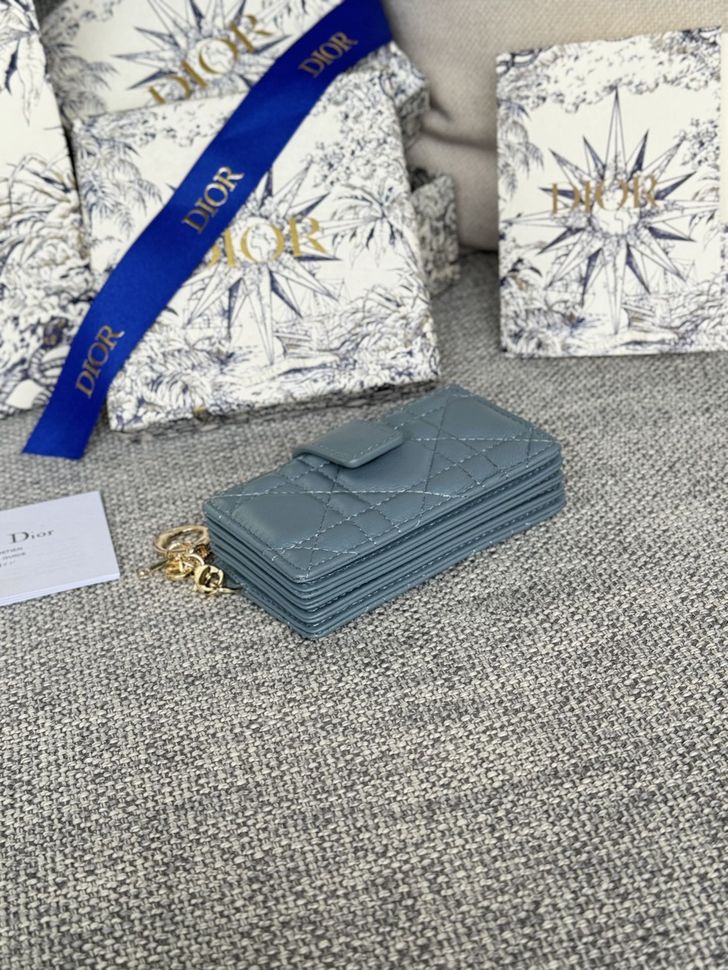 LADY JASMINE CARD HOLDER 10 IN SLATE GREY QUILTED PATENT CALFSKIN