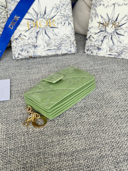 LADY JASMINE CARD HOLDER 10 IN LIGHT GREEN QUILTED PATENT CALFSKIN