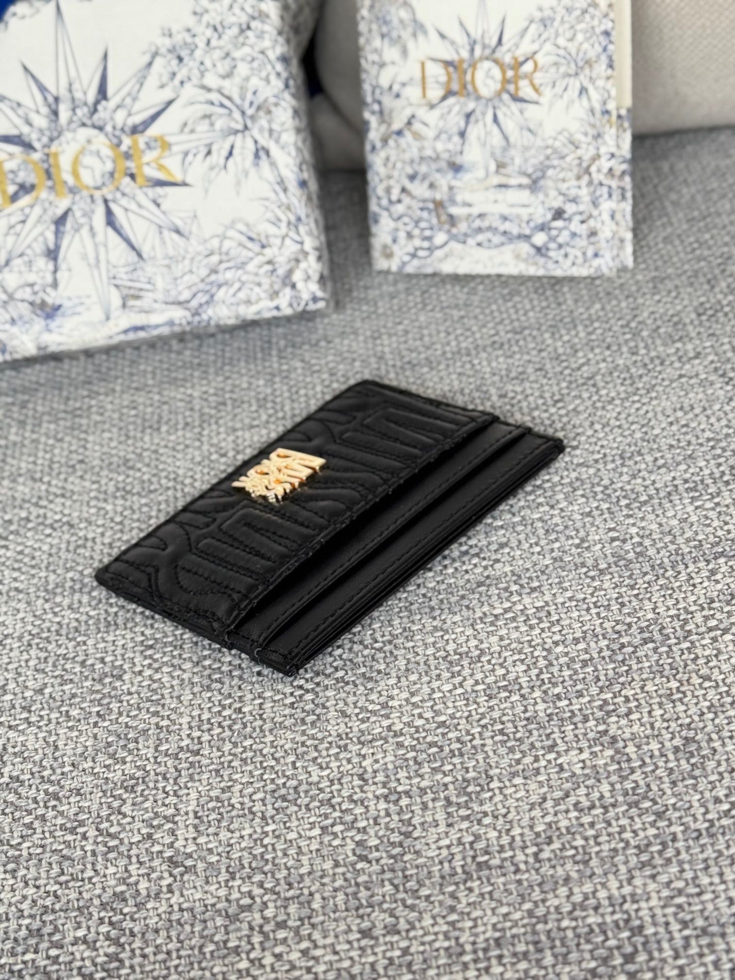 FREESIA CARD HOLDER 10 IN BLACK QUILTED ALLOVER CALFSKIN