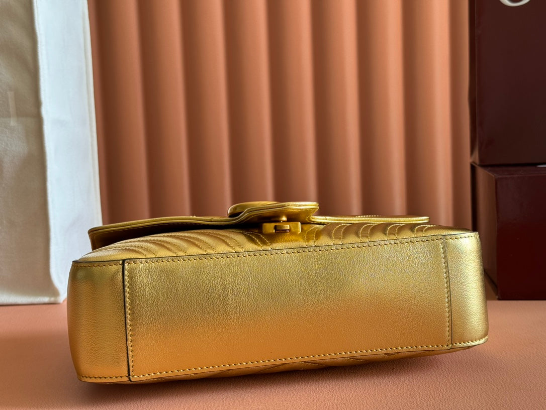 MARMONT MEDIUM SHOUDER BAG 26 IN YELLOW GLOSSY CALFSKIN