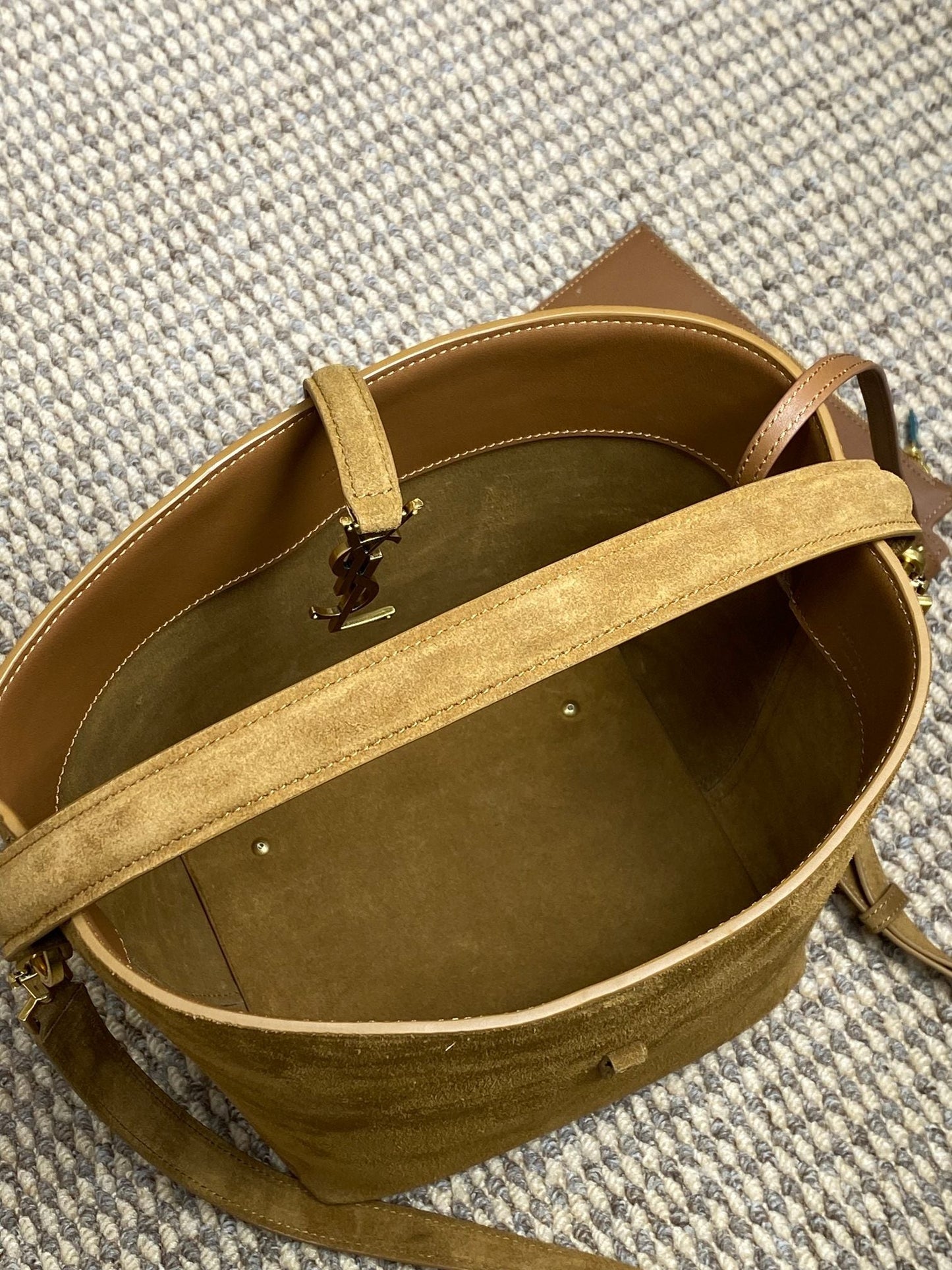 LE 37 SMALL BUCKET BAG 25 IN BROWN SUEDE GOLD HARDWARE