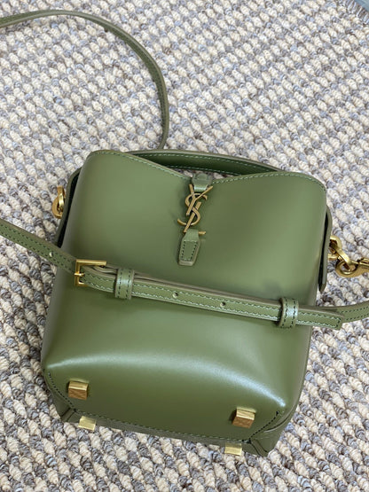 LE 37 MINI BUCKET BAG 15 IN AVOCADO GREEN CALFSKIN GOLD HARDWARE