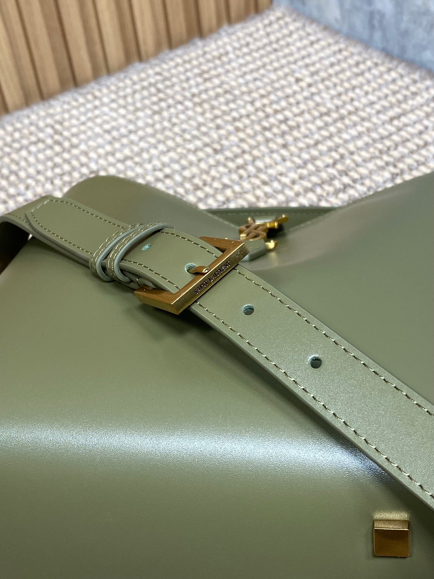 LE 37 MEDIUM BUCKET BAG 25 IN AVOCADO GREEN CALFSKIN GOLD HARDWARE