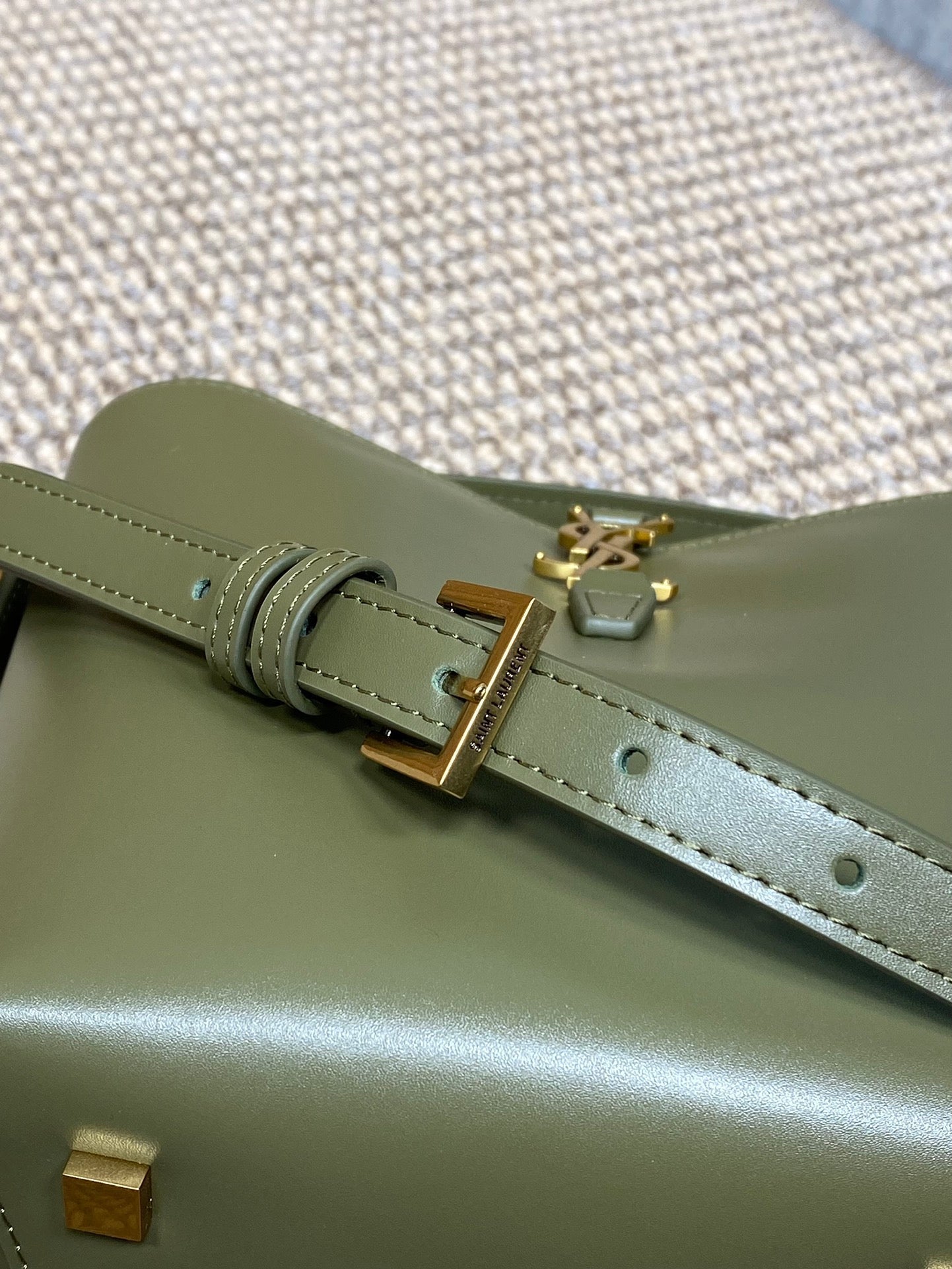 LE 37 SMALL BUCKET BAG 20 IN AVOCADO GREEN CALFSKIN GOLD HARDWARE