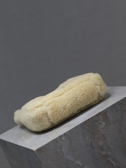 LE 5 À 7 MINI BAG 19 IN CREAM SHEARLING AND BROWN CALFSKIN TRIM