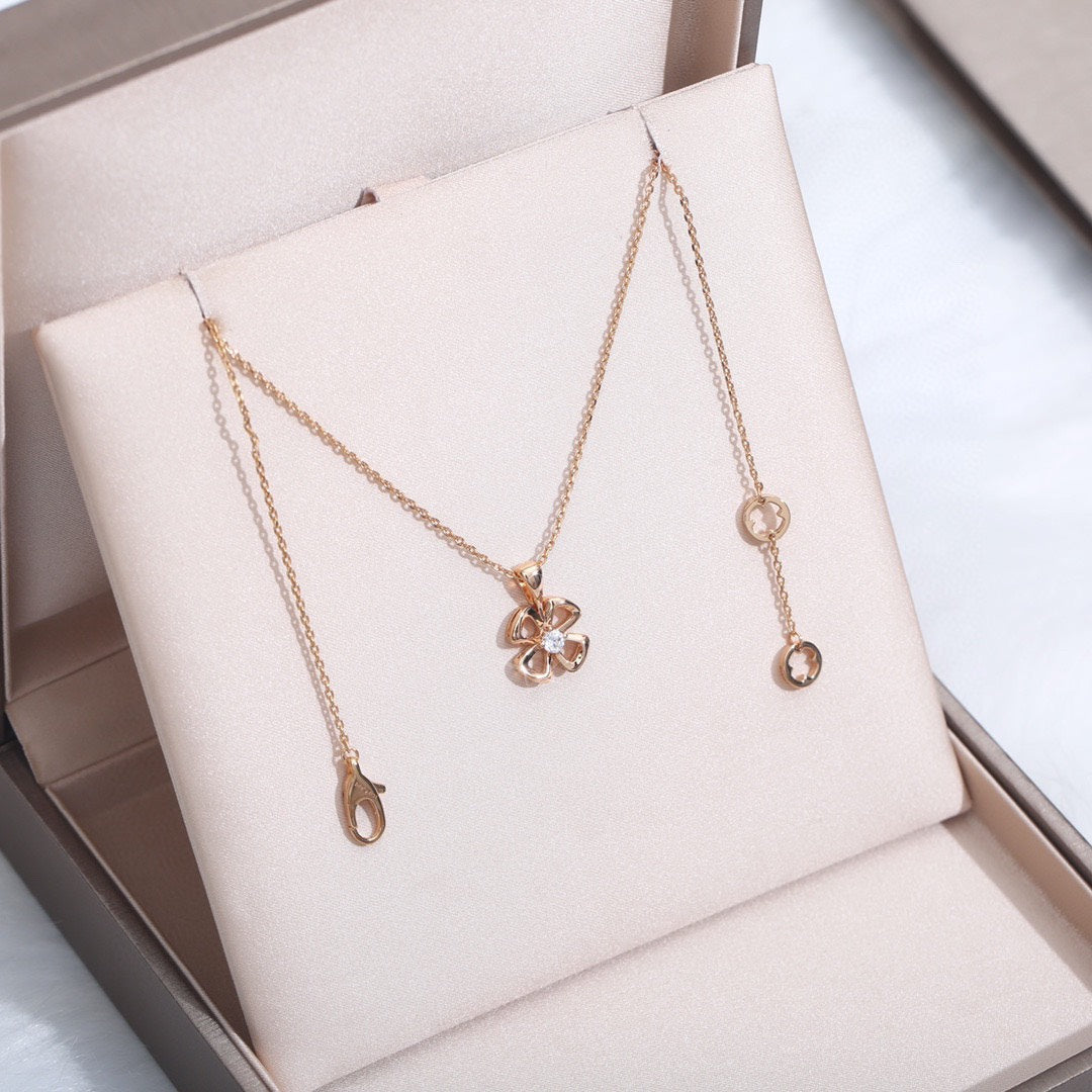 [Clover Jewelry]FIOREVER NECKLACE DIAMOND CENTER