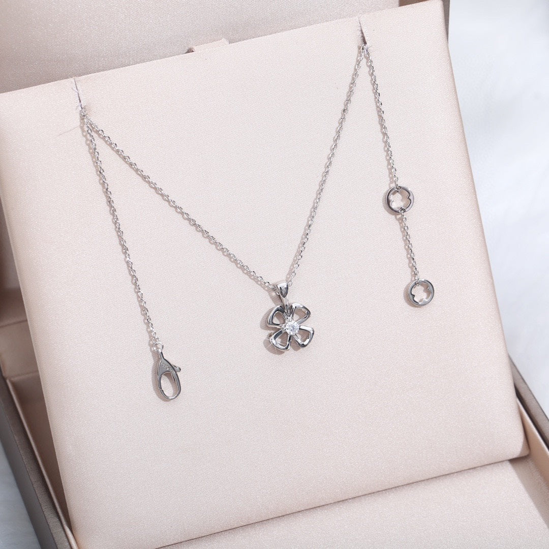 [Clover Jewelry]FIOREVER NECKLACE DIAMOND CENTER